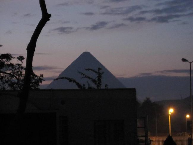 朝もやの中だと富士山みたい