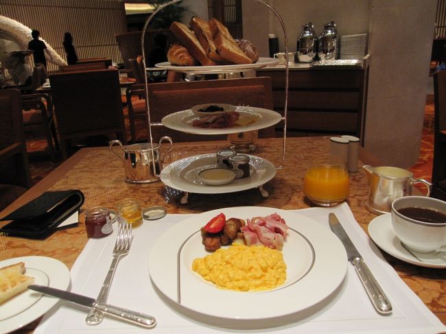 ペニンシュラの朝食。<br />見た目豪華！味もいい感じ！だったような。