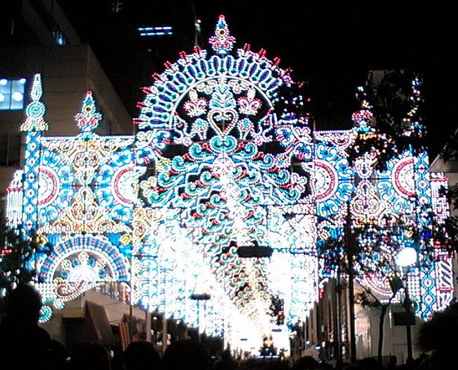 フロントーネ。<br />ルミナリエの入口です。