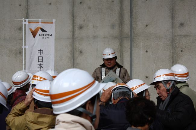 名古屋環状2号線 ただ今建設中! 高速道路あるこう&リニモの特別走行体験