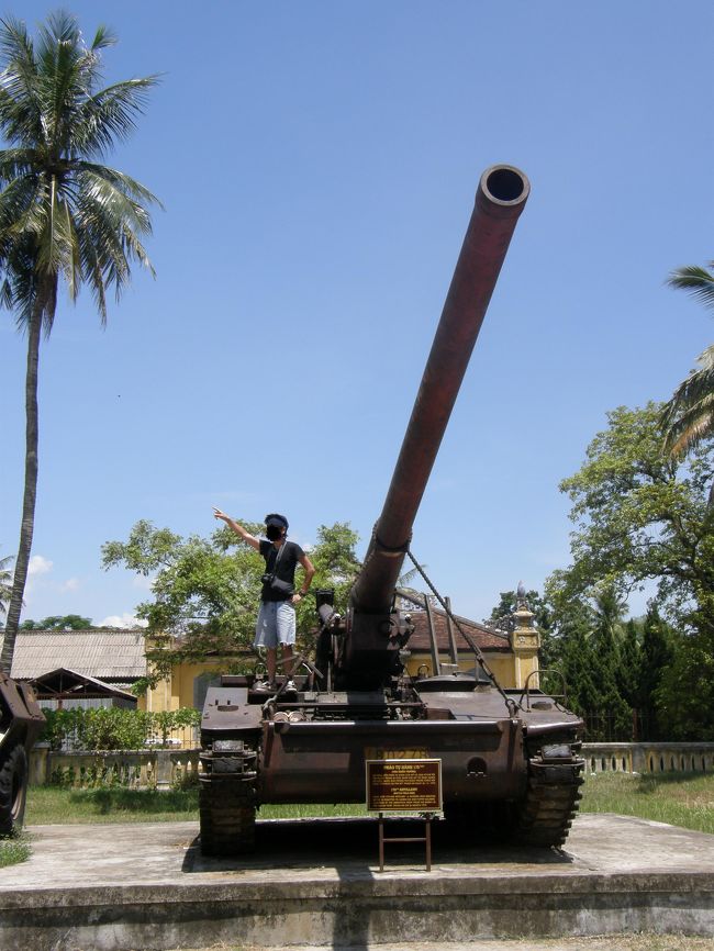 戦車?<br /><br /><br /><br />＊＊＊＊＊＊＊＊＊＊＊＊＊＊＊<br /><br /><br />って気づいたら<br /><br /><br />江原、戦車に乗ってるし！！！<br /><br /><br /><br /><br /><br />これからどこを攻めるのだろうか？