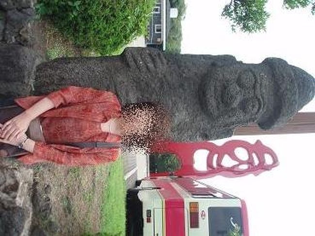 その後、自然史博物館に寄って・・・<br />済州島の守り神【トルハルバン】発見！