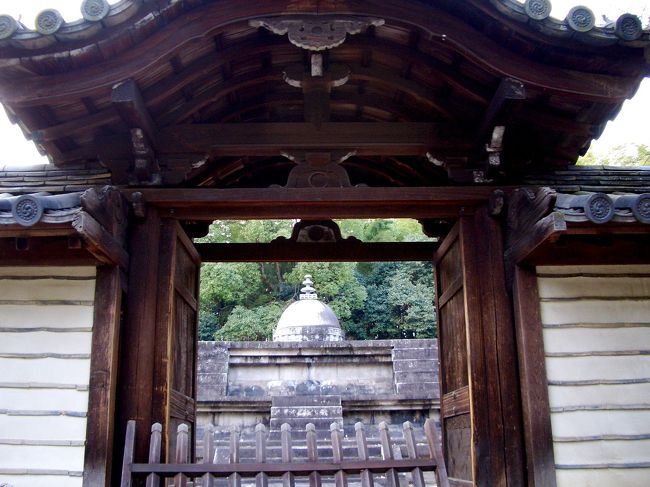 奥にみえるは、戒壇。