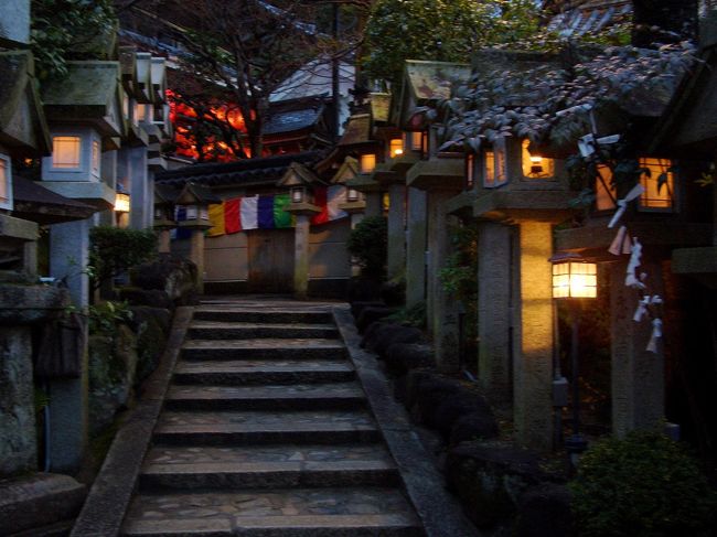 だいぶ暗くなってきたので、宿へと向かう。宿、というてもここの塔頭寺院ですが。