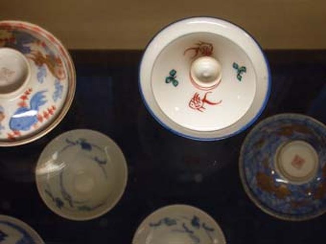 金魚の絵柄といってもほのぼの系からシンボリックなものまで実にさまざま。