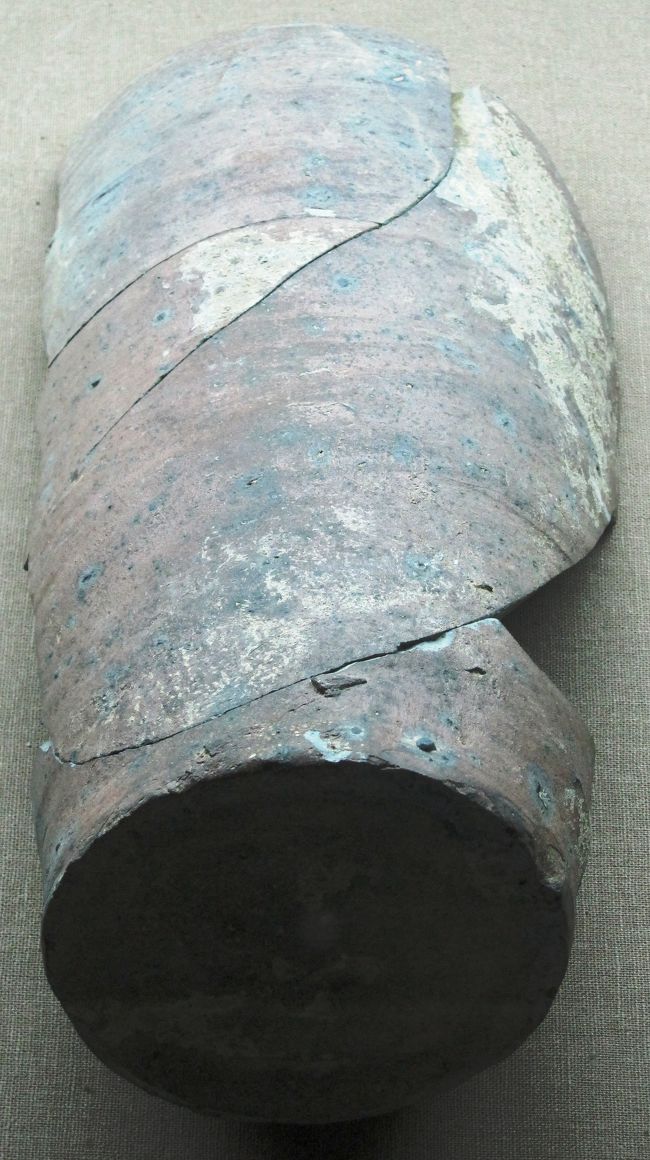 16世紀の北部ベトナム製の陶器です。壺の欠片でしょうか。