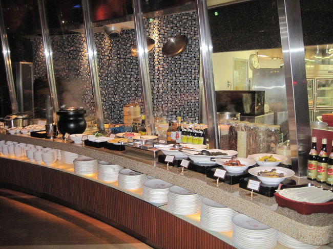 第2日目<br />朝食場所は3つのレストランに分かれていたが<br />和洋中があるロビーF”花梨”を選択。<br />（3日あったのですべて行ったがここが一番良かった）