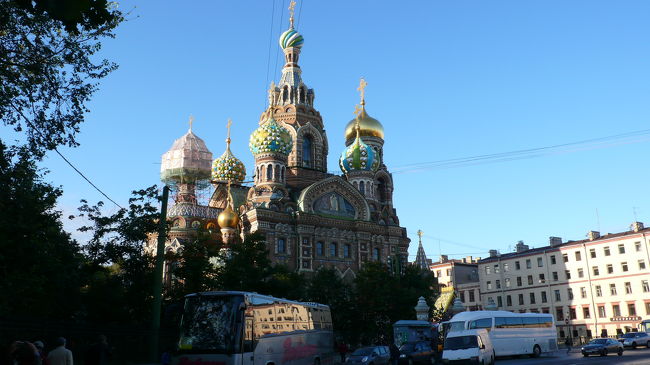 血の上の教会です。<br />バス下車後に撮影しました。<br />ガイドさんから説明を聞きまながら近くまで行きます。