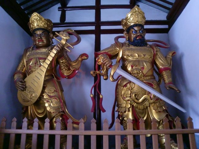 蘇州では最初に寒山寺に<br /><br />東大寺のように恐い顔の像が出迎え