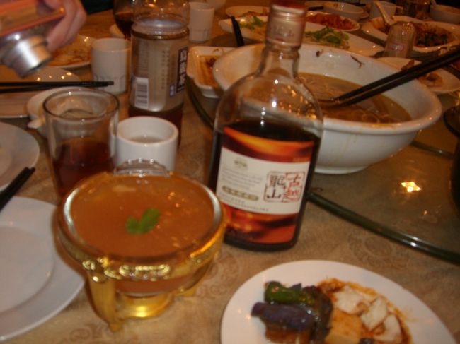 フカヒレスープに四川料理と紹興酒