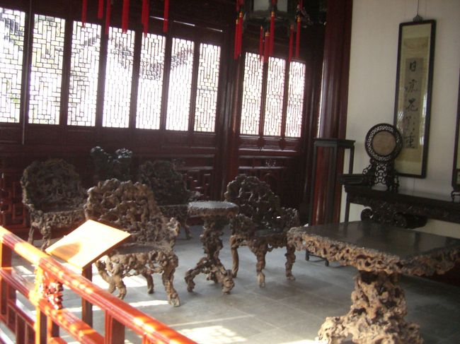 白檀でできた家具