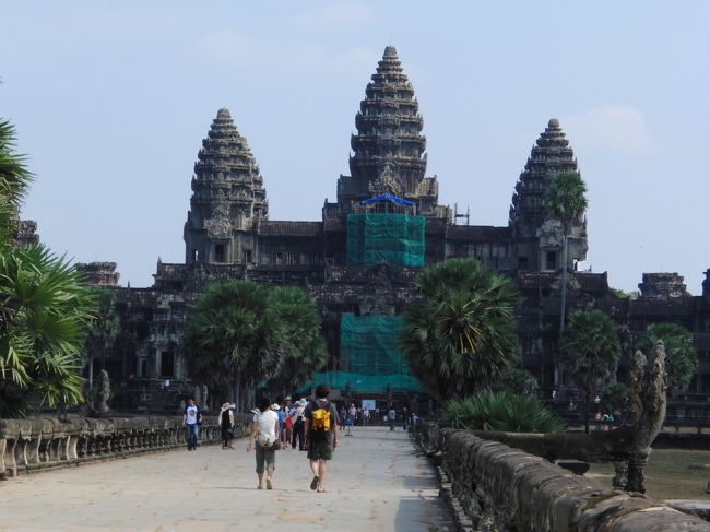世界最大の石の寺院。<br /><br />昔はヒンドゥー教、今は仏教寺院。