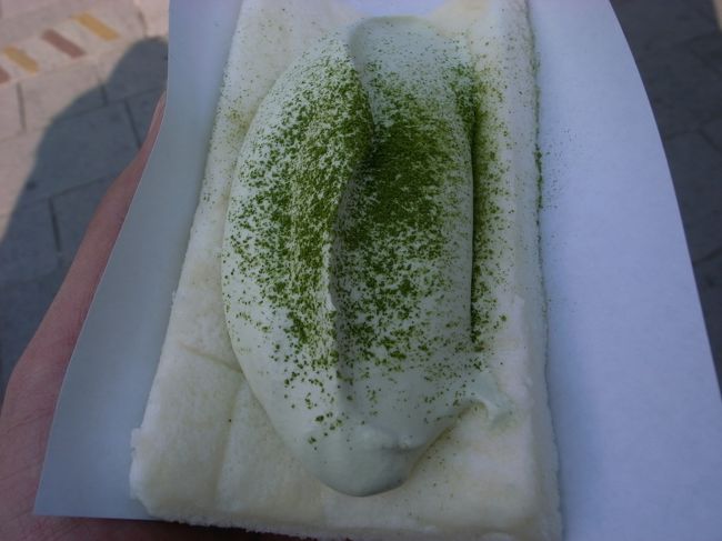 抹茶ロールケーキ。<br />うま。