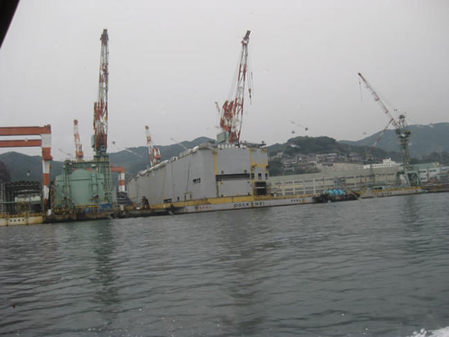 長崎は造船の町。<br /><br />三菱造船の縄張りです(笑)