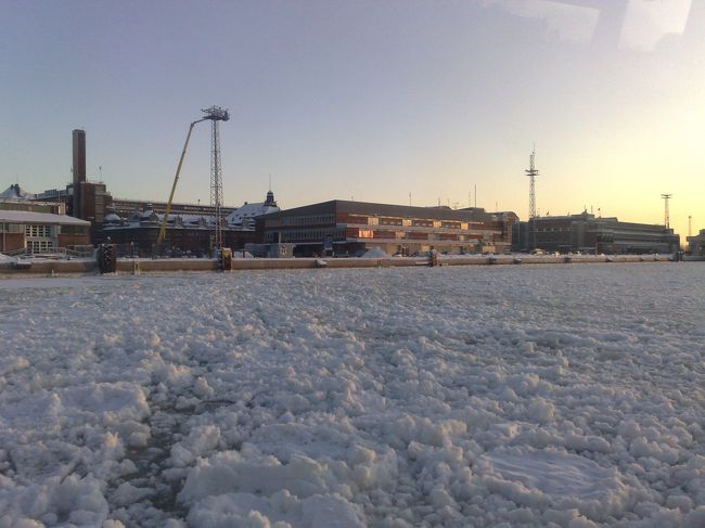 ご覧の通り、海は凍ってます！