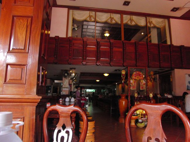 お店の中はこんな感じ。