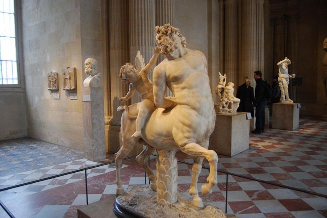 ケンタウルス。足の細さとごつい体がアンバランス。