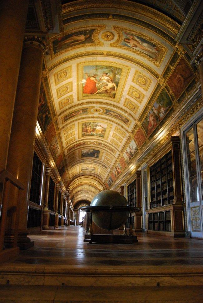 図書館としても使われた回廊。