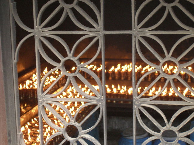 バターランプの灯明