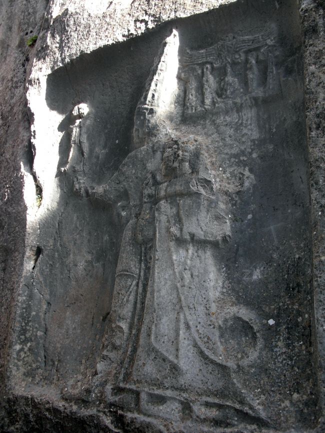 シャルマとトゥトゥハリヤ4世のレリーフ