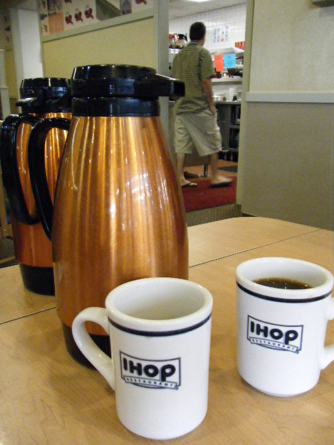 飲み放題のコーヒーと…