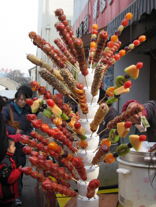 よく見かけた飴。<br />外気に触れている飴ちゃんはキレイそうではないので、私はショーケースの中に入ってるやつを買いました。笑。