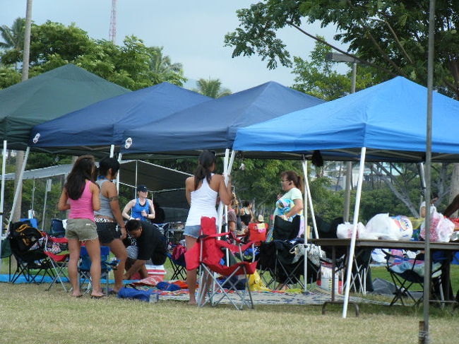 アラモアナビーチパークはロコの方が多くいます。