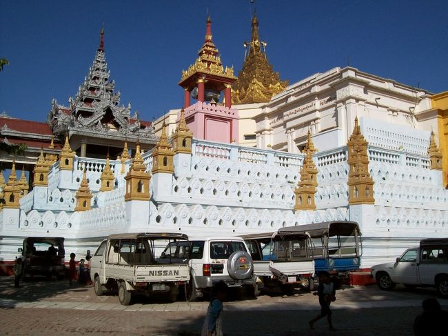 セッチャージー・パヤー　（入場無料）<br /><br /><br />意外と立派な建物。イヤ、寺院です。