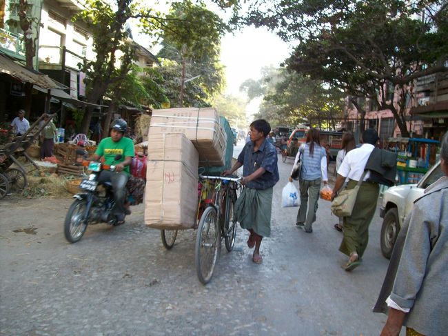 エインドーヤー・パヤーから「マハムニ・パヤー」へ<br />
