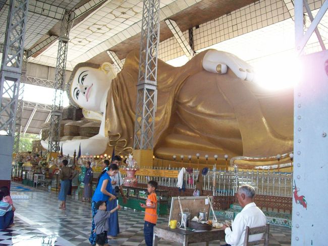 シュエターリャウン寝仏