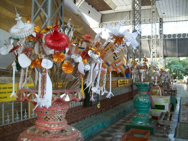 シュエターリャウン寝仏