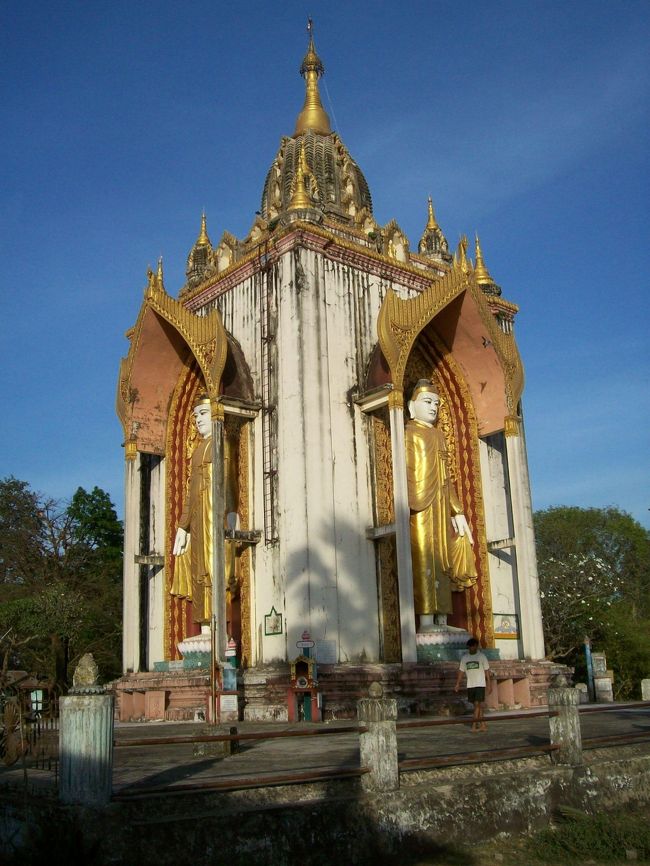 宿へは、散歩ついでに歩いて戻ります。