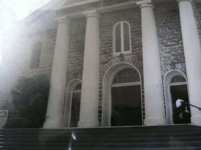 今回の目的　結婚式。<br /><br />でかい教会！<br />開始まで　退屈だからちょっと遊ぼう・・・。<br />どこにいるか　わかりますか？<br />