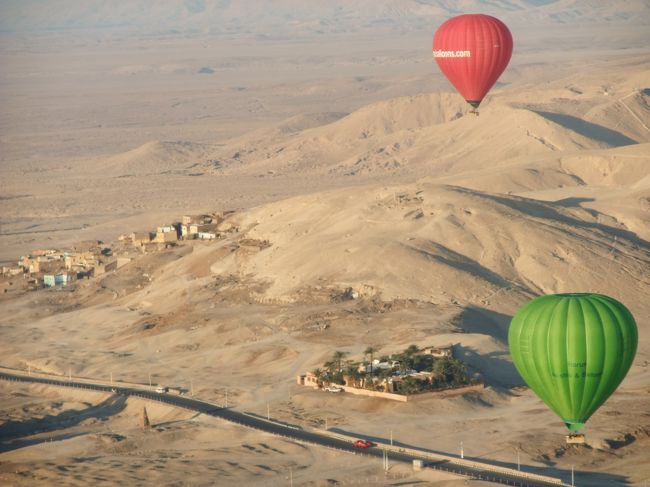 　西側は、このように砂漠っぽい。