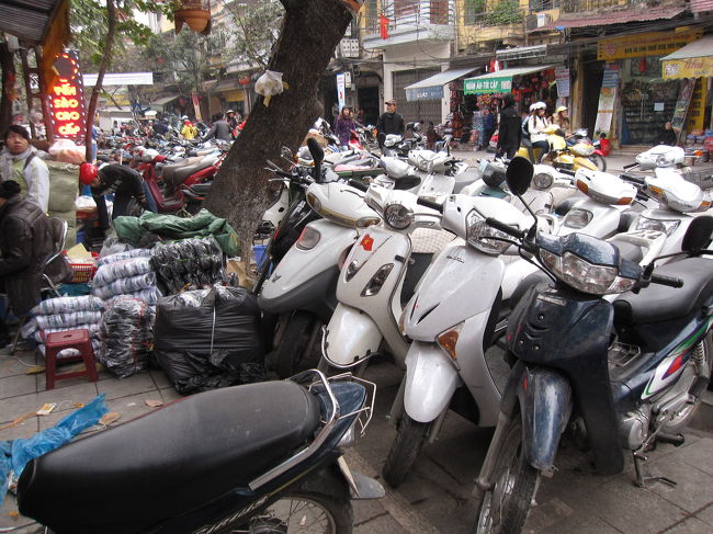 街へ一歩出れば、バイク！