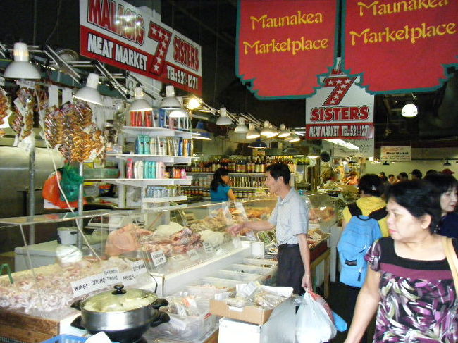 チャイナタウンのマーケットです。<br />活気があります。<br />ロコの方ばかりで、観光客は見かけません。