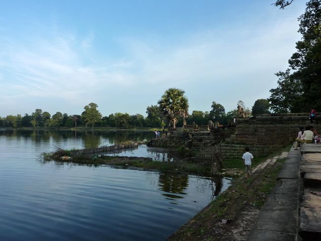 スラ・スラン<br /><br />王が沐浴するための池とされる。