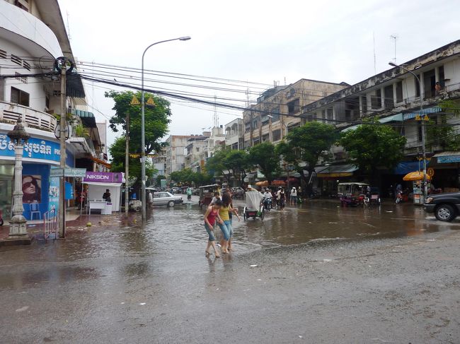 9月はスコールが激しいです。<br /><br />