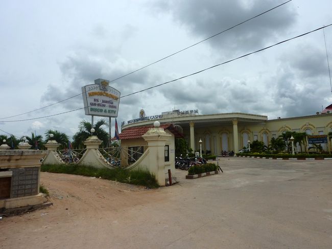 バベットの街並み<br /><br />カンボジアの国境にはカジノを良く見かけます。<br />ポイペトにもありましたが、ここにもあります。