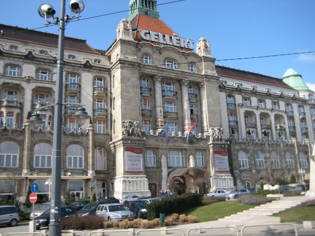 Danubius Hotel Gellert Budapest<br /><br />ブダペストに行くことがあったら、泊まりたいと思っていたホテルに泊まることができました。<br /><br />アールヌーヴォー様式の豪華な温泉があるんです。<br />とってもとっても楽しみです。