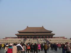 午門から入場し太和門を抜けると一気に視界が広がる。外朝と呼ばれる場所で、広場の正面には皇帝が国家儀式を行う太和殿が見えました。