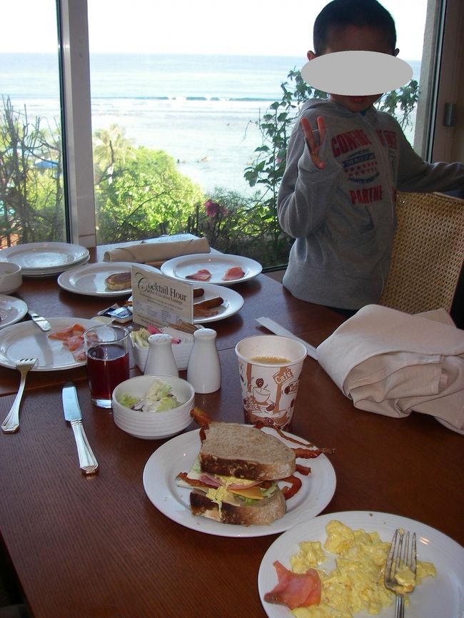 ７階エグゼクティブラウンジで朝食<br />ここはスイート宿泊者専用です<br />なんだかとってもリッチな気分(〃▽〃)<br />たいした料金払ってないけどいいんすか(〃▽〃)<br /><br />ライスが一度も出なかったのは残念ですが<br />専用ラウンジってすごく快適ですね<br /><br /><br /><br /><br /><br />