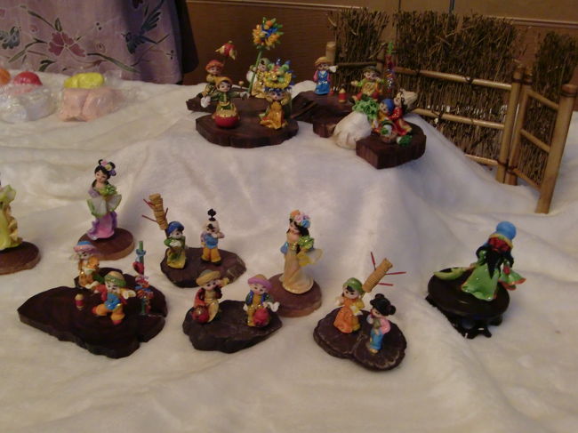 とてもよくできています。<br /><br />私も鉛筆の先にサンタがついたフィギュアをもらいました♪