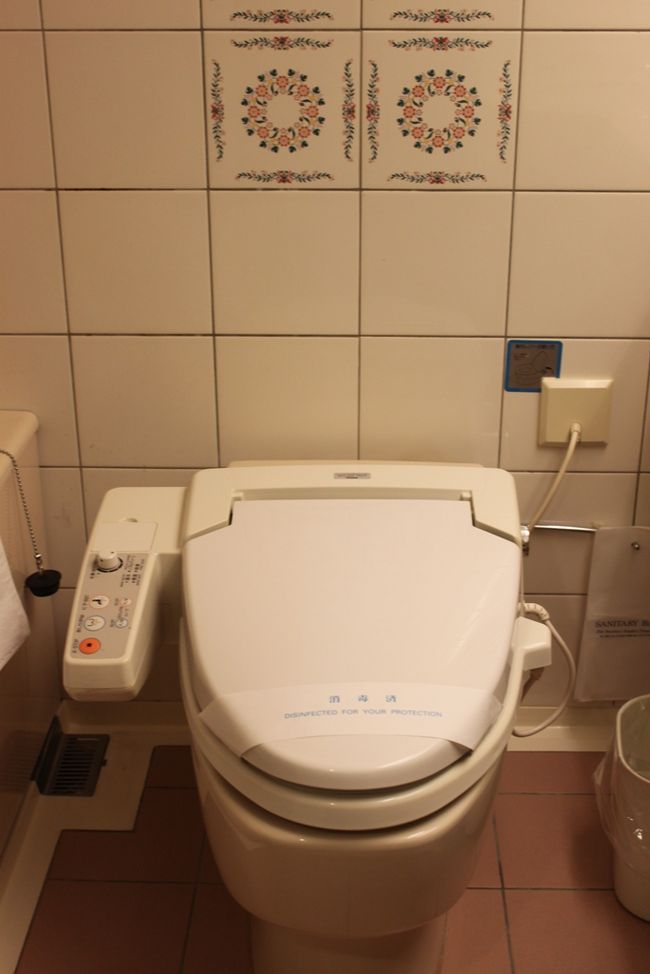 バストイレはもちろん付いています。<br />お風呂は写し忘れました。