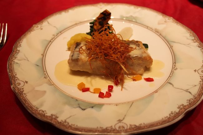 メインのクロダイのムニエルカルボナーラソース