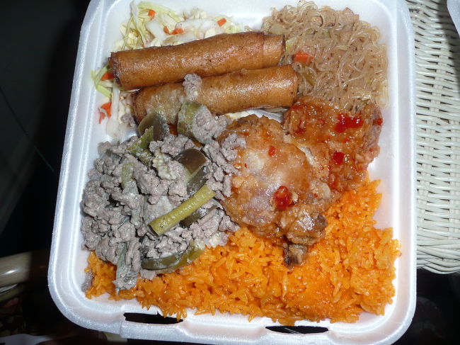 ココナッツカレー・春巻き・チキンをチョイス。
