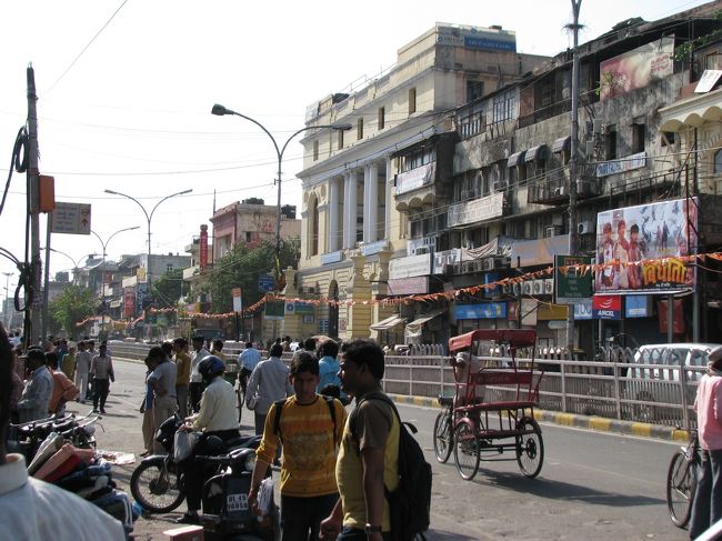オールドデリー。<br />どうでもいいけど、オールドデリー駅の中にはマクドナルドがある。<br />もう最高っす。<br />アイムラビニッ！！