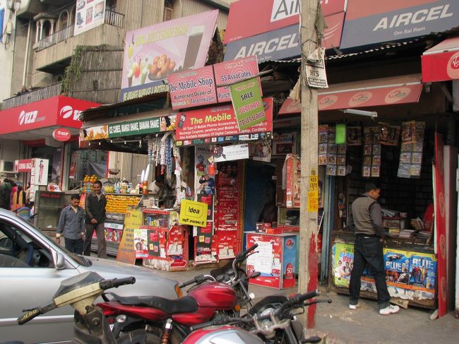 私の住んでいたアパートの近所。<br />フルーツジュース屋のシェークが激うまで、夏はマンゴー、冬はバナナ・・と毎日のように飲んでいたら一気に太った。