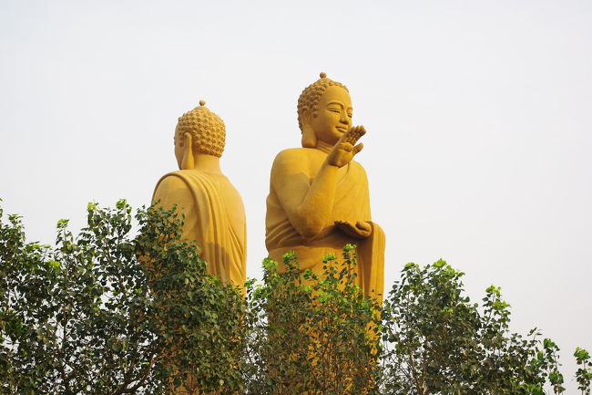 すごい！この高さにある仏像。