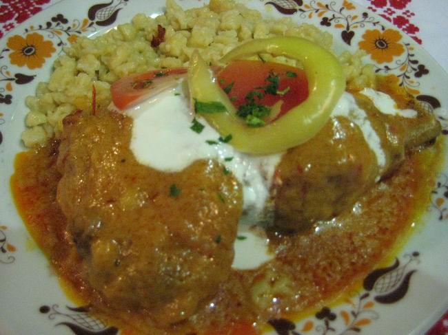 パプリカチキン<br /><br />なんだかおいしいんだかそうじゃないんだかわからない味でした。<br /><br /><br />